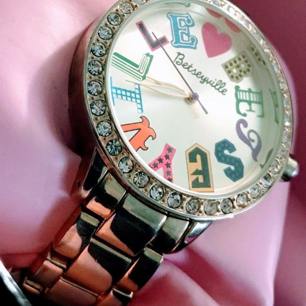 N.I.B. Betseyville Totally #Retro #Watch